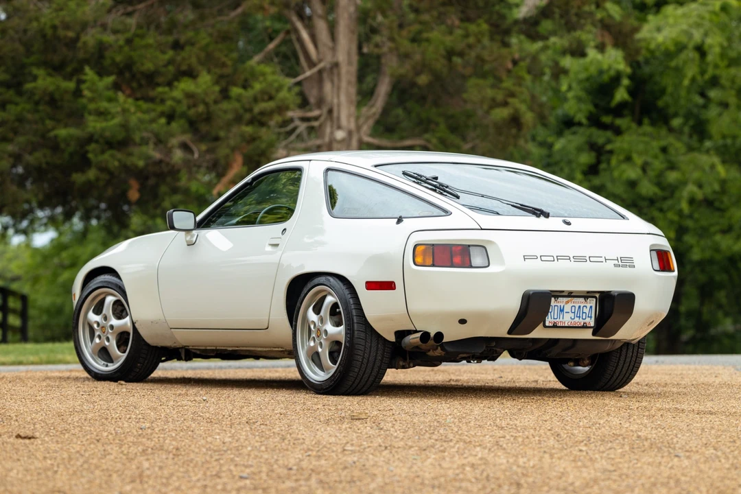 1982 Porsche 928 - Image 18 of 31