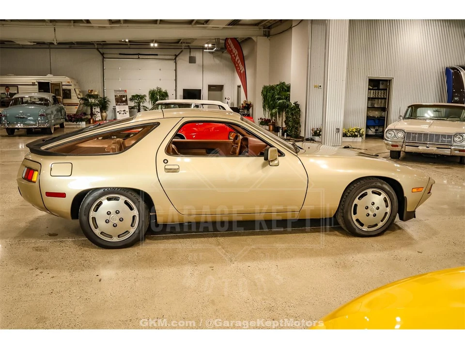 1982 Porsche 928 - Image 10 of 31