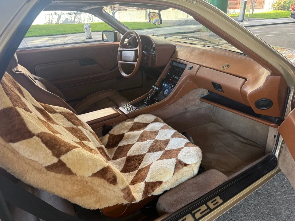 1982 Porsche 928 - Image 10 of 21