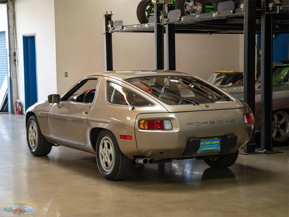 1982 Porsche 928 - Image 21 of 31