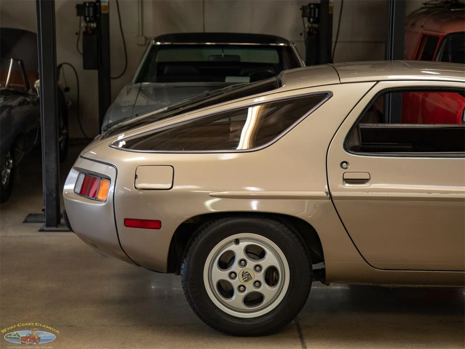 1982 Porsche 928 - Image 2 of 31