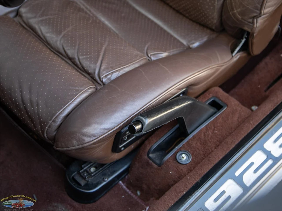 1982 Porsche 928 - Image 28 of 31