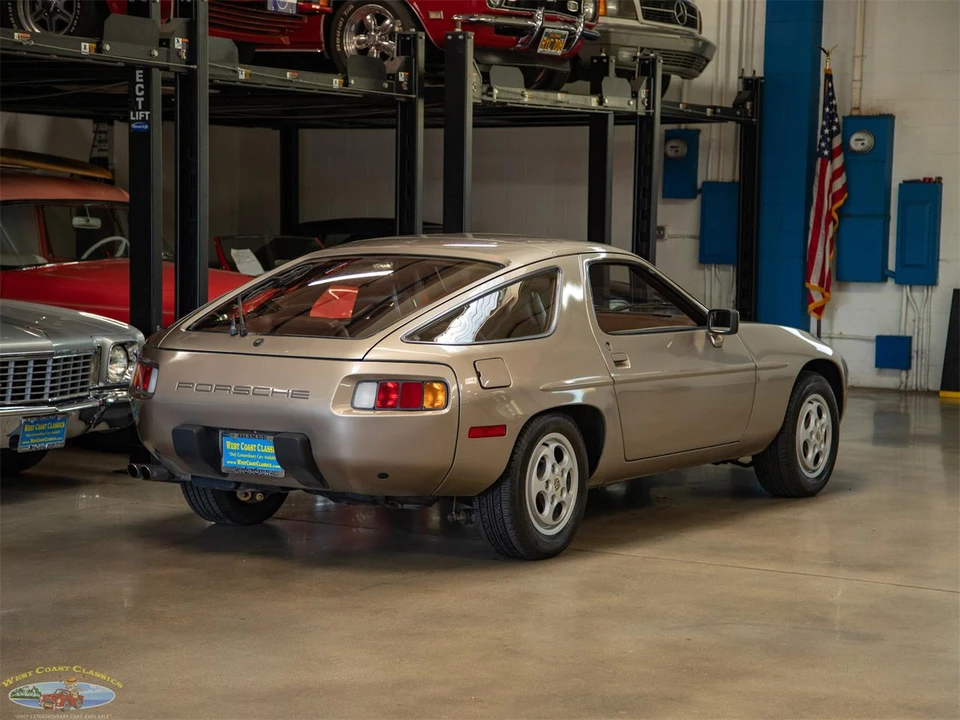 1982 Porsche 928 - Image 24 of 31