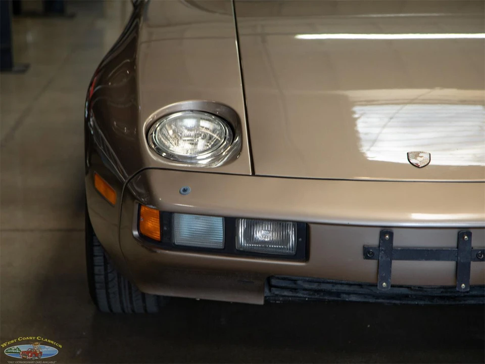 1982 Porsche 928 - Image 14 of 31
