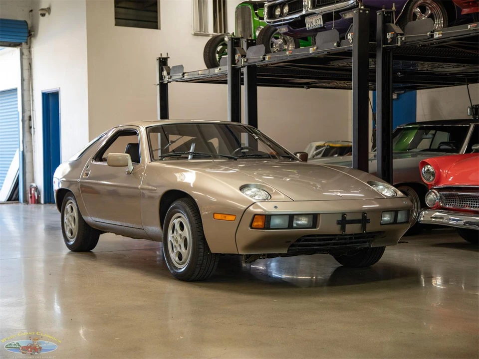 1982 Porsche 928 - Image 10 of 31