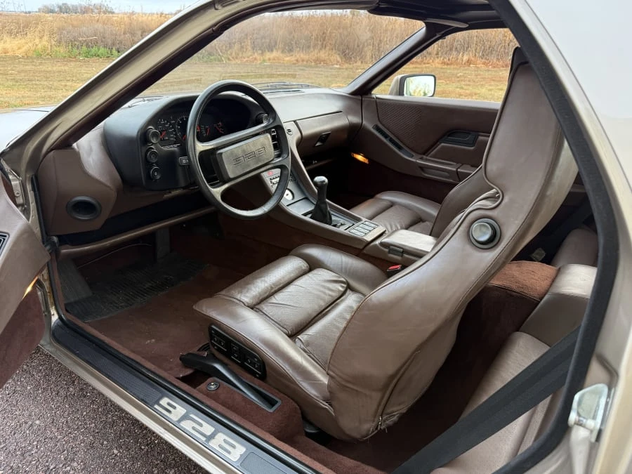 1982 Porsche 928 - Image 11 of 21