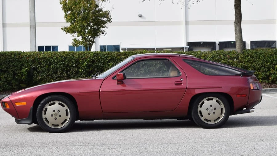 1982 Porsche 928 - Image 2 of 12