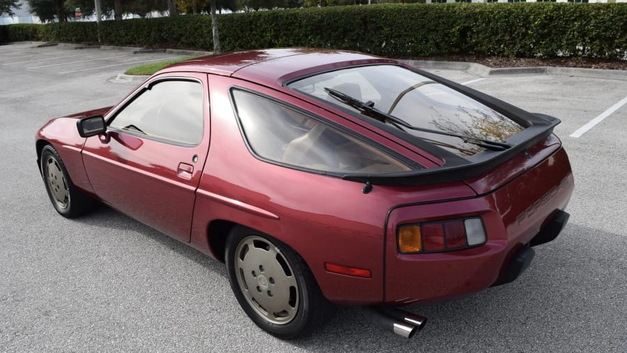 1982 Porsche 928 - Image 11 of 12