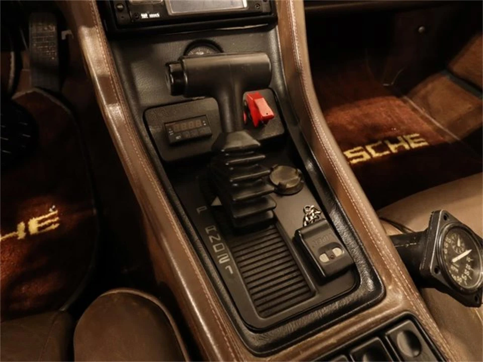 1982 Porsche 928 - Image 8 of 12