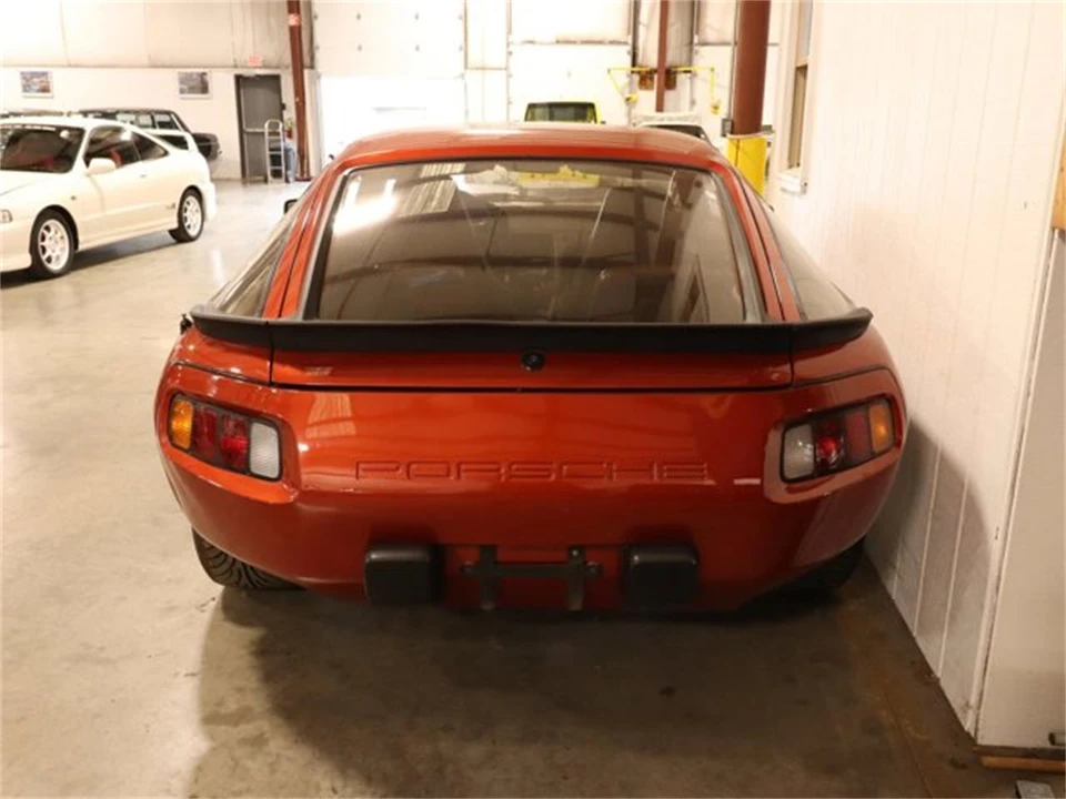 1982 Porsche 928 - Image 5 of 12