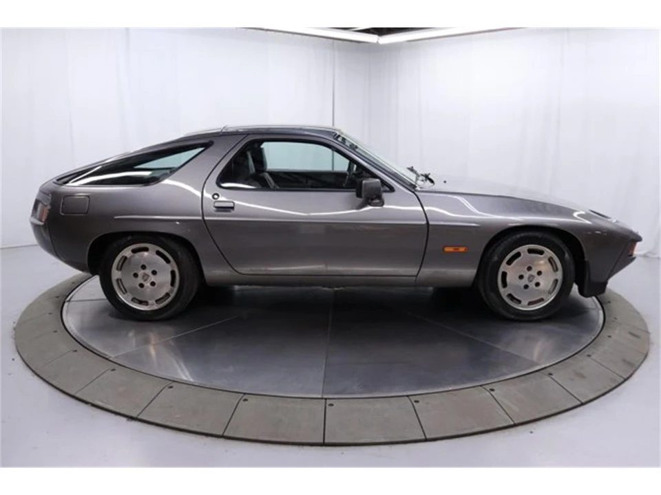 1982 Porsche 928 - Image 8 of 31