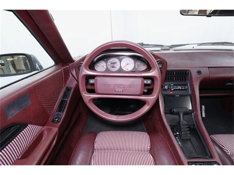1982 Porsche 928 - Image 10 of 31