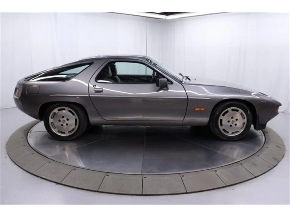 1982 Porsche 928 - Image 8 of 31