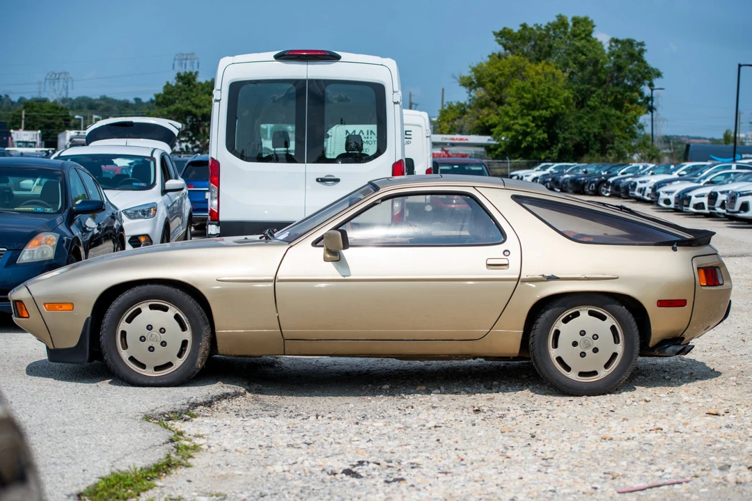 1982 Porsche 928 - Image 9 of 31