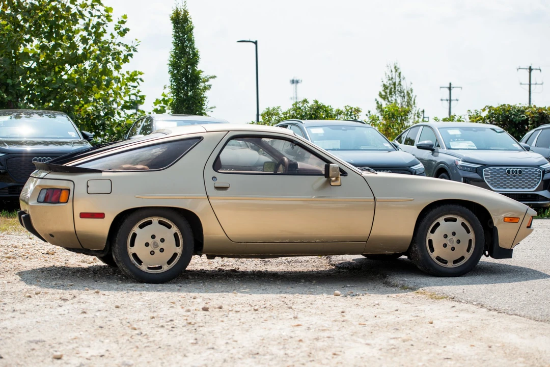 1982 Porsche 928 - Image 5 of 31