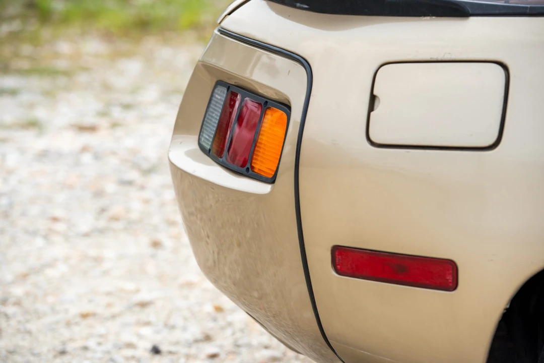 1982 Porsche 928 - Image 17 of 31