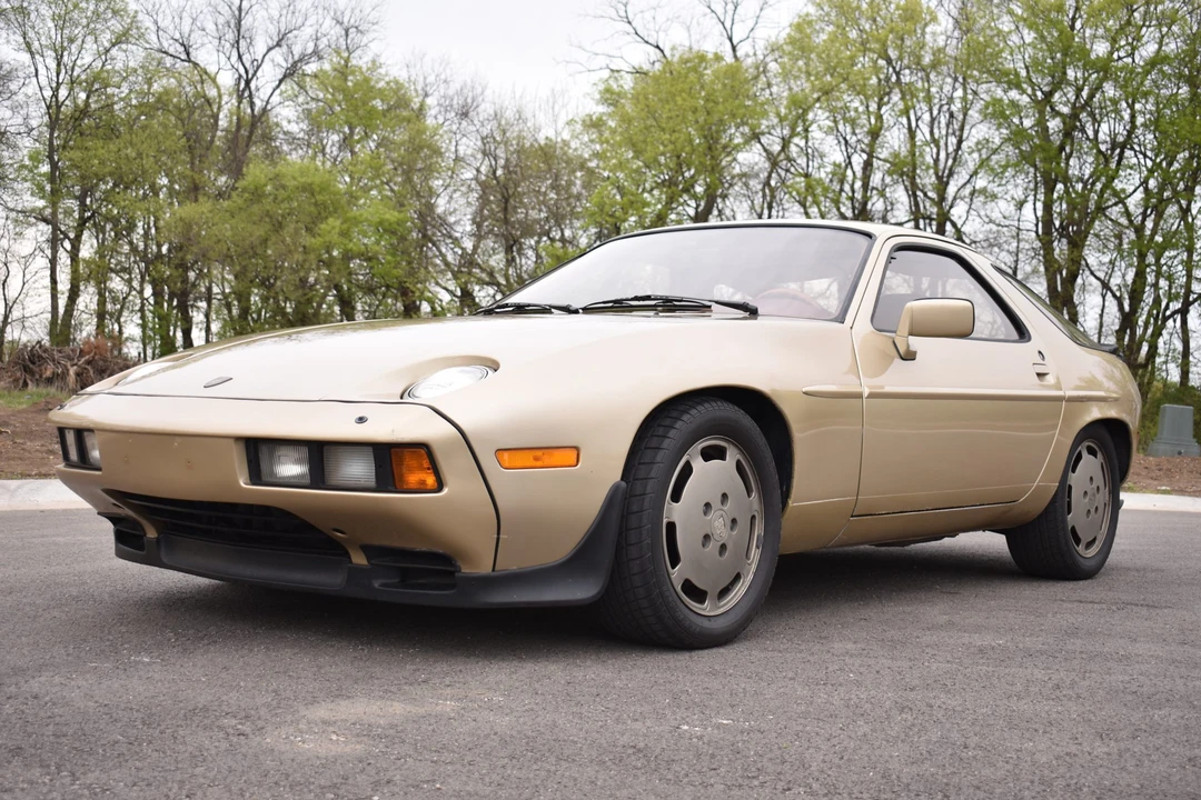 1982 Porsche 928 - Image 4 of 31