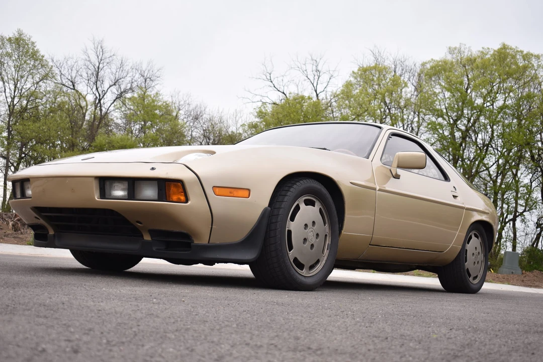 1982 Porsche 928 - Image 5 of 31