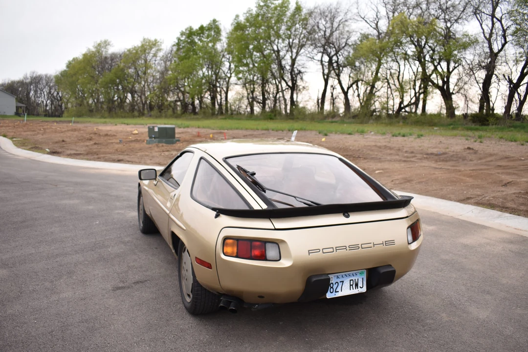 1982 Porsche 928 - Image 11 of 31