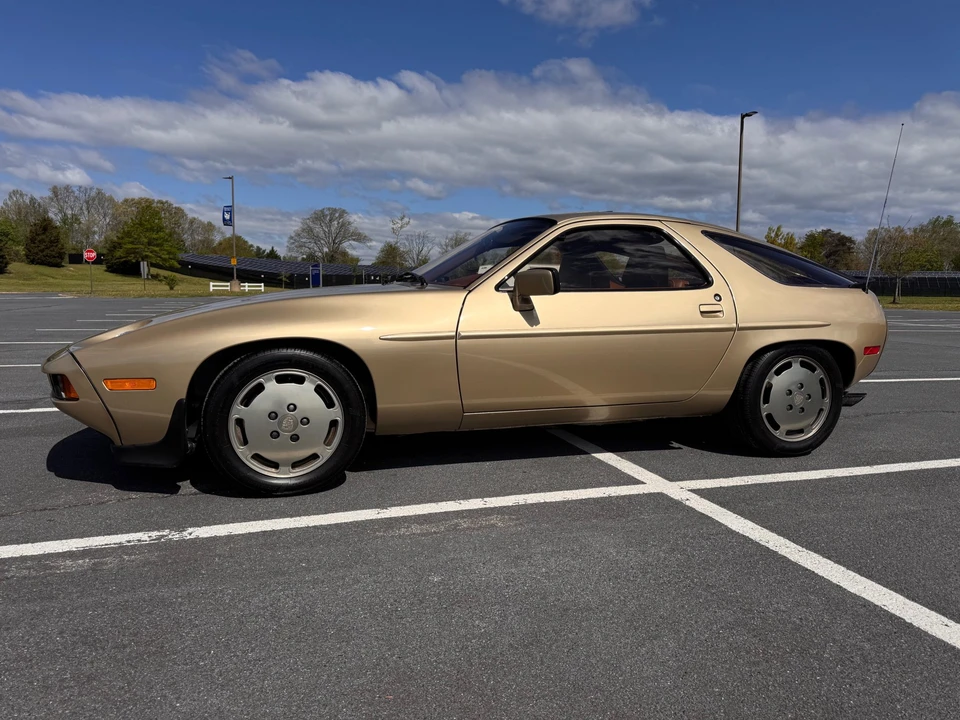 1982 Porsche 928 - Image 2 of 31