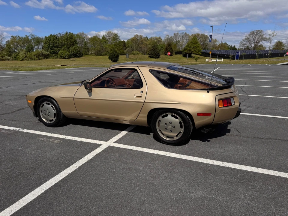 1982 Porsche 928 - Image 28 of 31