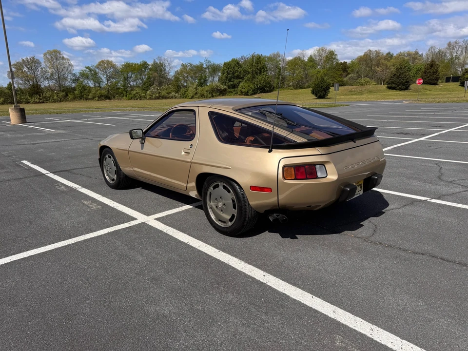 1982 Porsche 928 - Image 27 of 31