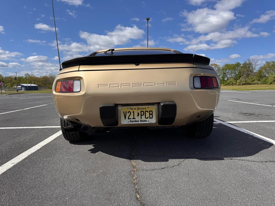 1982 Porsche 928 - Image 23 of 31