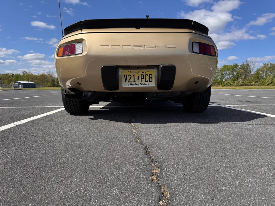 1982 Porsche 928 - Image 24 of 31