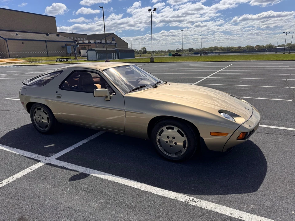 1982 Porsche 928 - Image 16 of 31