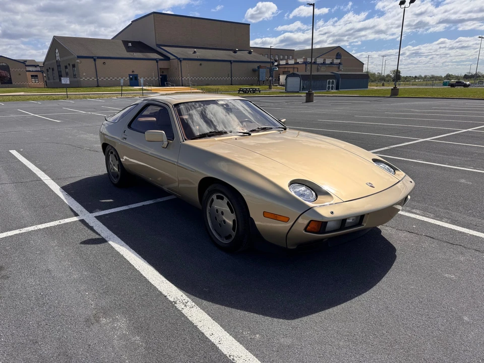 1982 Porsche 928 - Image 15 of 31
