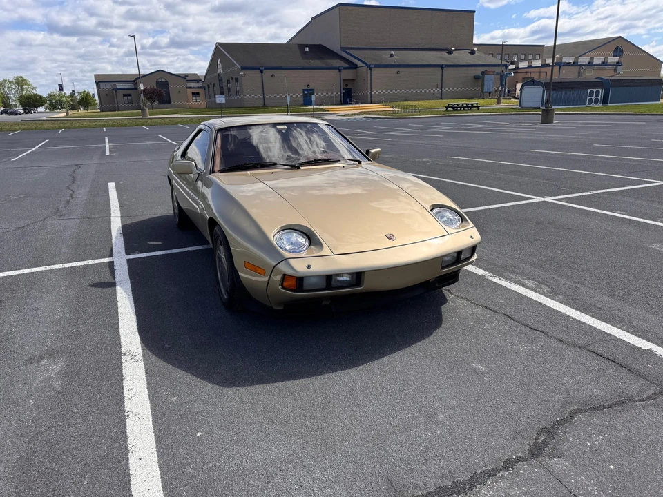1982 Porsche 928 - Image 13 of 31