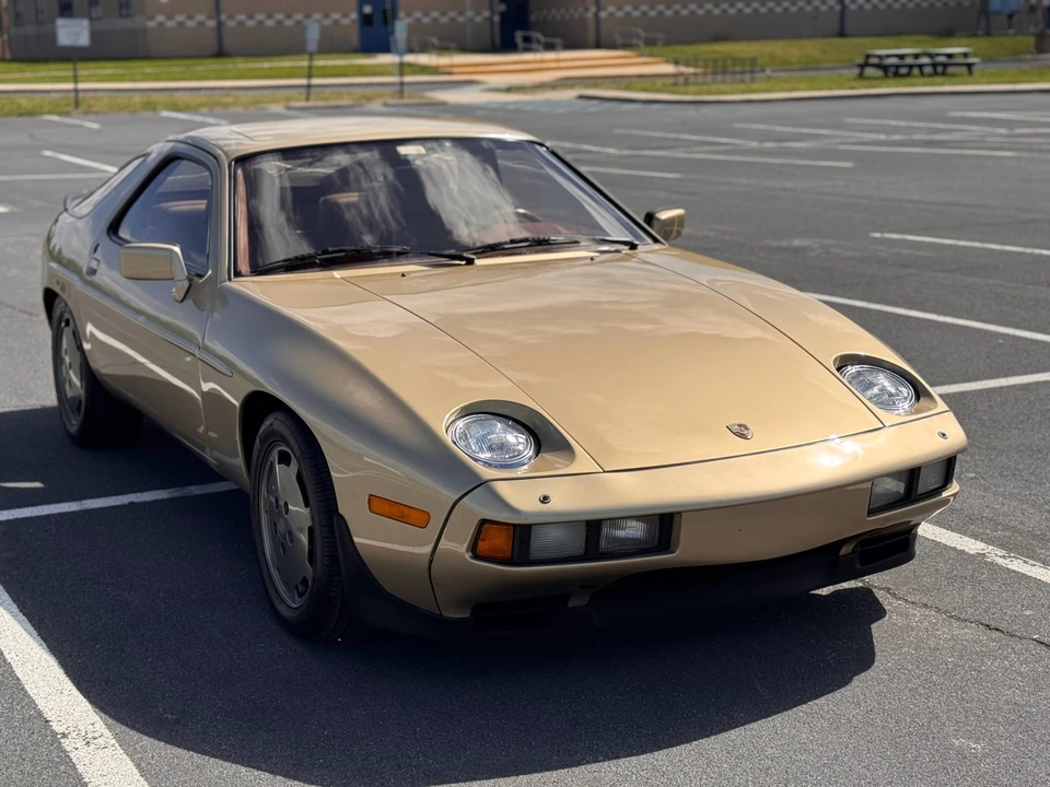 1982 Porsche 928 - Image 14 of 31