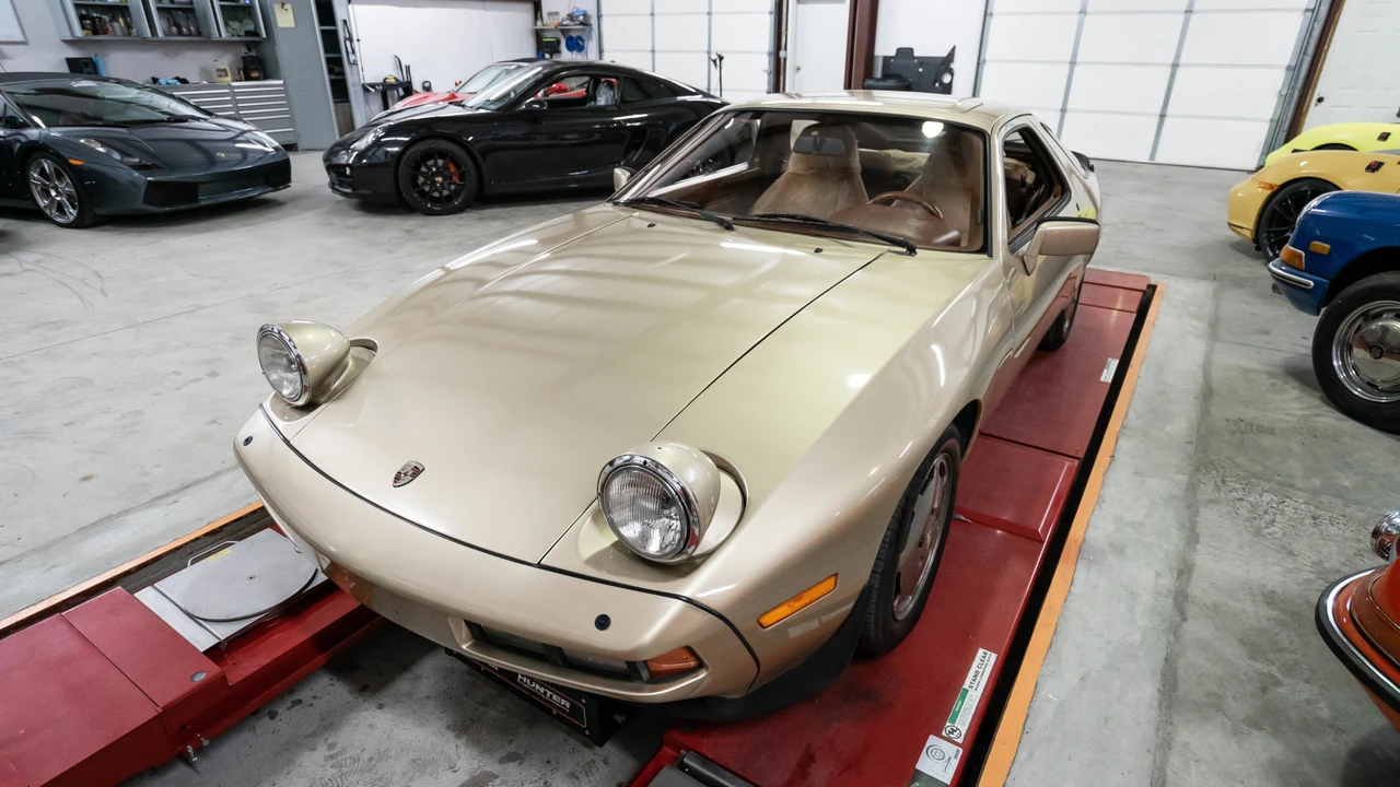 1982 Porsche 928 - Image 21 of 31