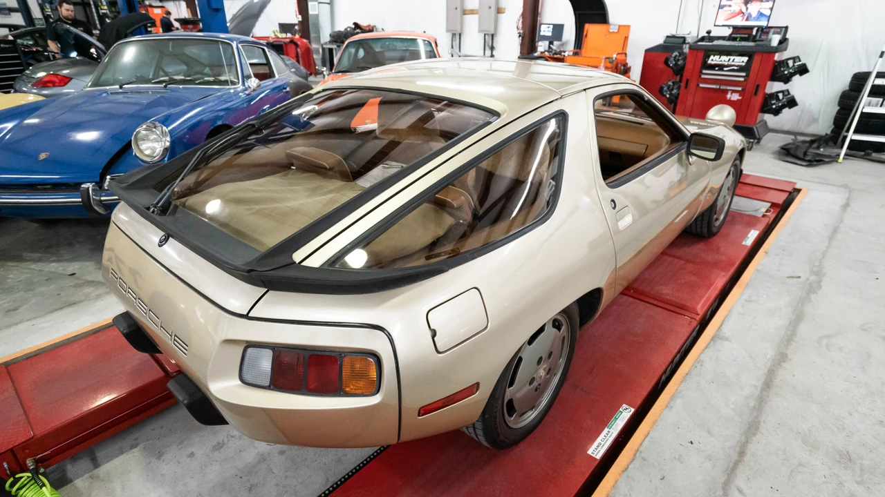 1982 Porsche 928 - Image 19 of 31