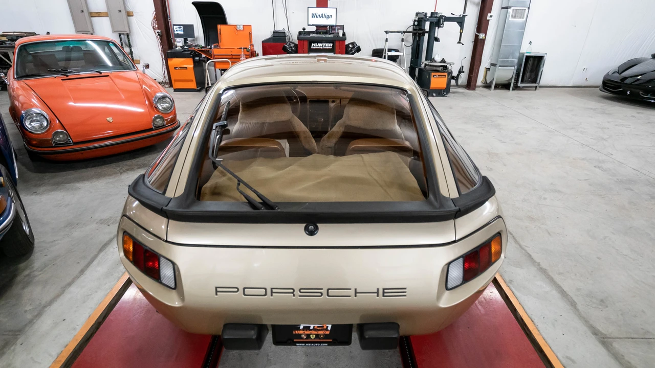 1982 Porsche 928 - Image 18 of 31