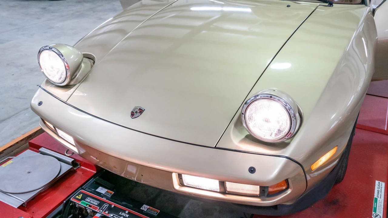 1982 Porsche 928 - Image 22 of 31