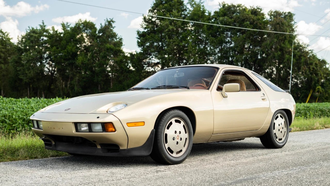 1982 Porsche 928 - Image 4 of 31