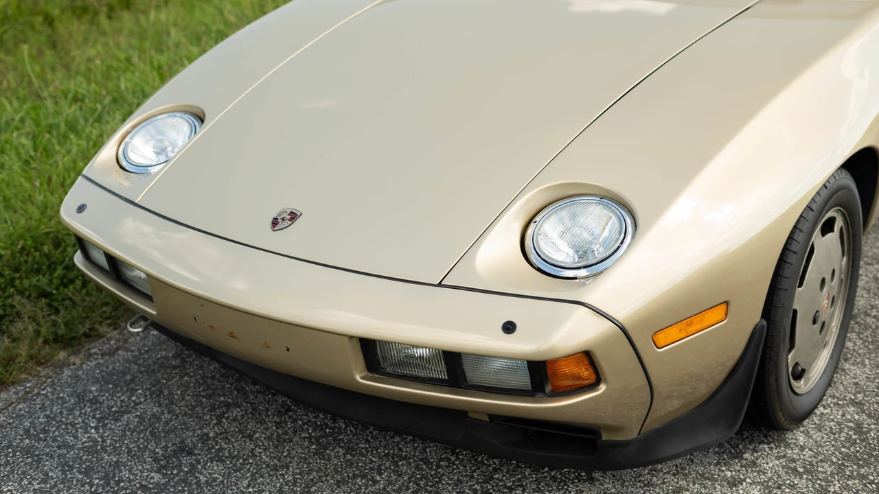 1982 Porsche 928 - Image 5 of 31