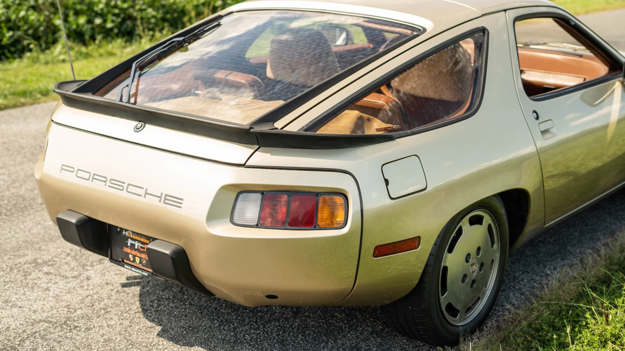 1982 Porsche 928 - Image 8 of 31