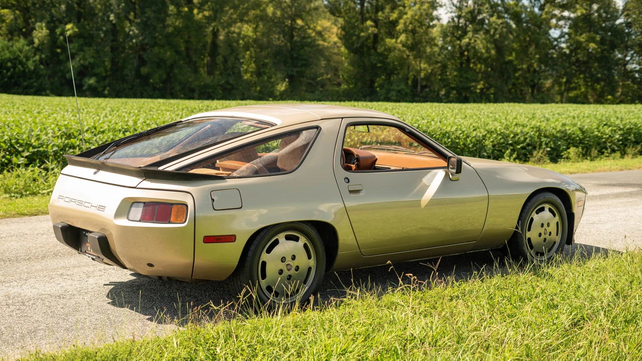1982 Porsche 928 - Image 7 of 31