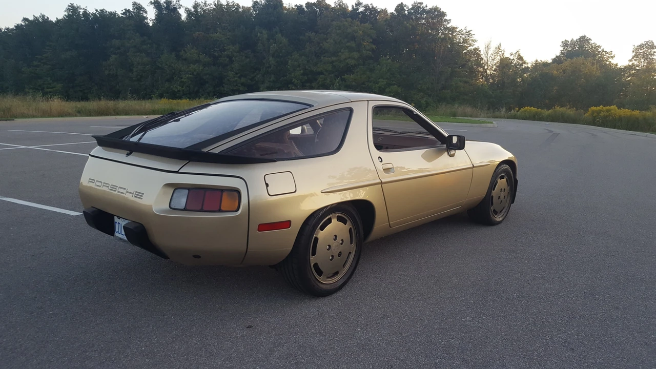 1982 Porsche 928 - Image 10 of 31