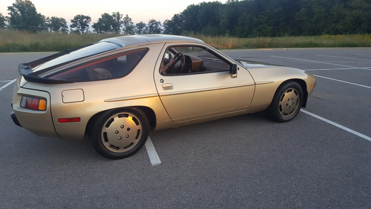 1982 Porsche 928 - Image 11 of 31
