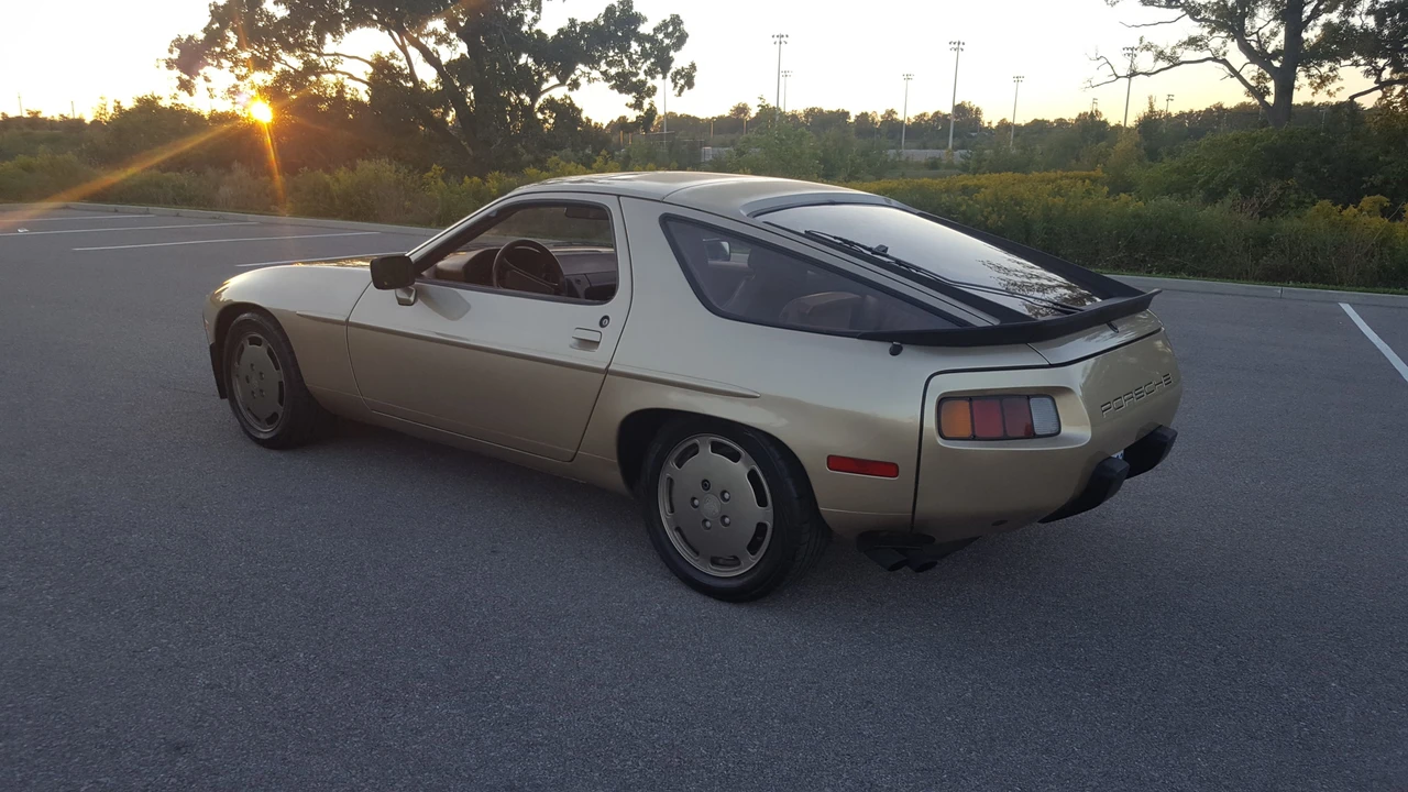 1982 Porsche 928 - Image 19 of 31