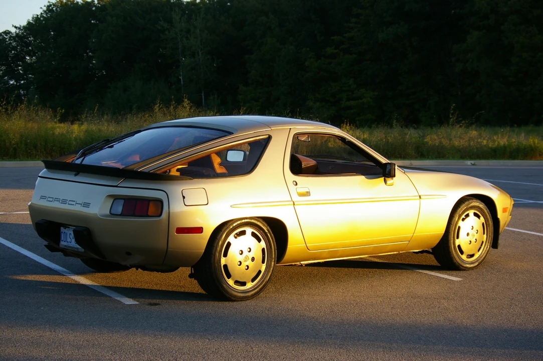 1982 Porsche 928 - Image 12 of 31