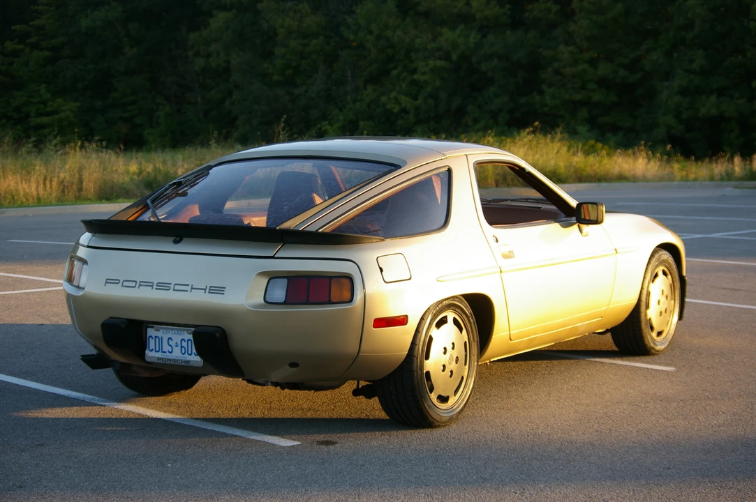 1982 Porsche 928 - Image 13 of 31