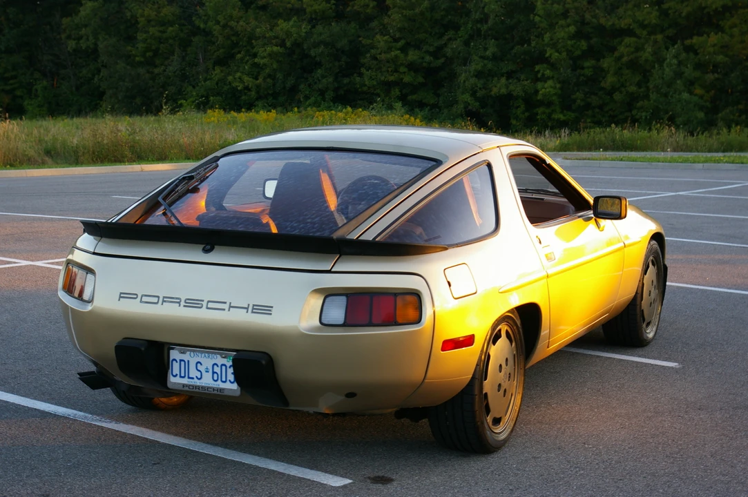 1982 Porsche 928 - Image 15 of 31