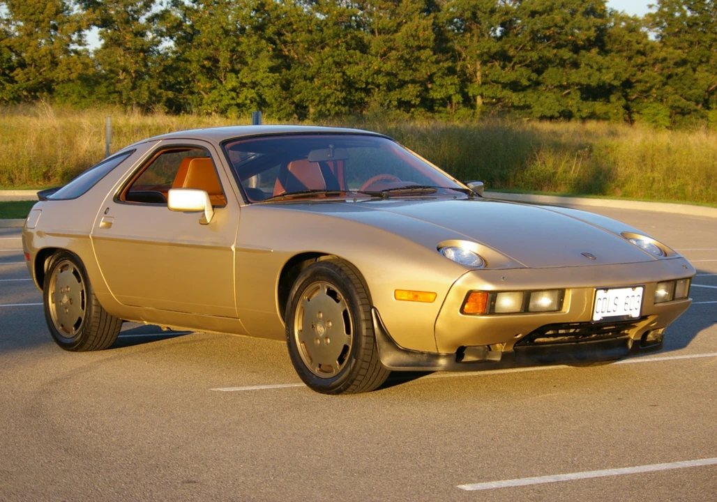 1982 Porsche 928 - Image 2 of 31