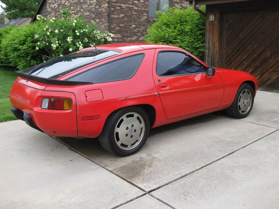 1982 Porsche 928 - Image 3 of 8
