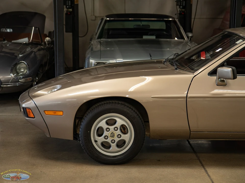 1982 Porsche 928 - Image 5 of 31