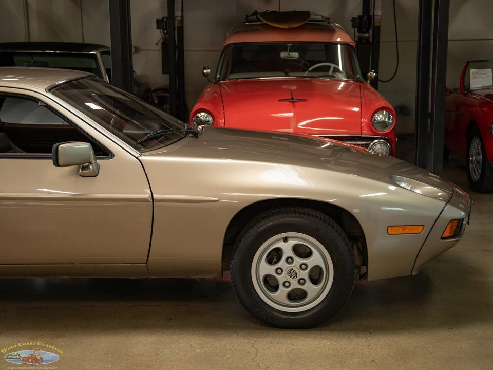 1982 Porsche 928 - Image 4 of 31